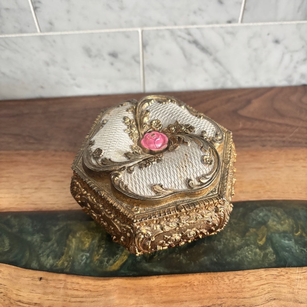 Vintage Gold-Tone Metal Victorian Style Jewelry Casket / Trinket Box